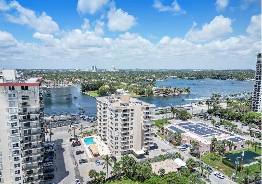 STRATFORD TOWERS CONDO - Residential