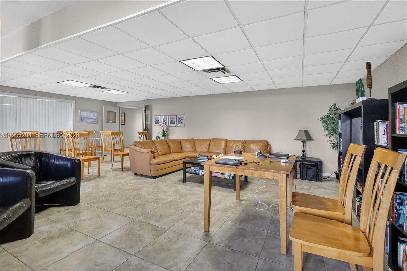 STRATFORD TOWERS CONDO - Residential