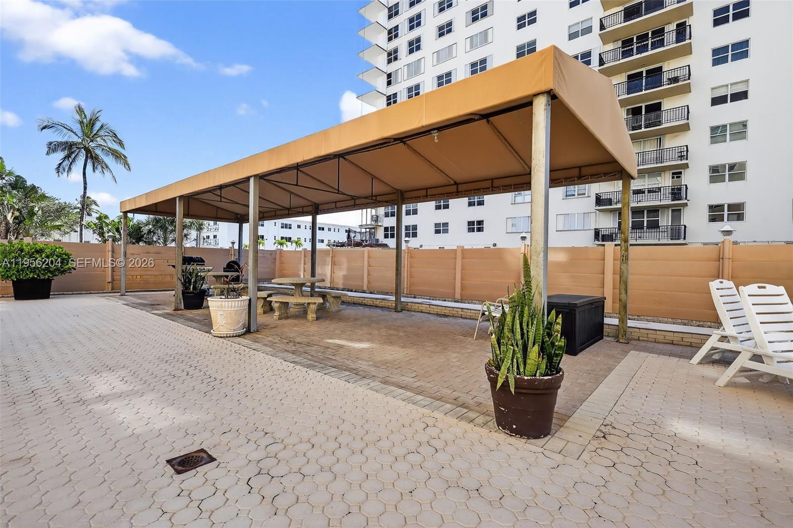 STRATFORD TOWERS CONDO - Residential