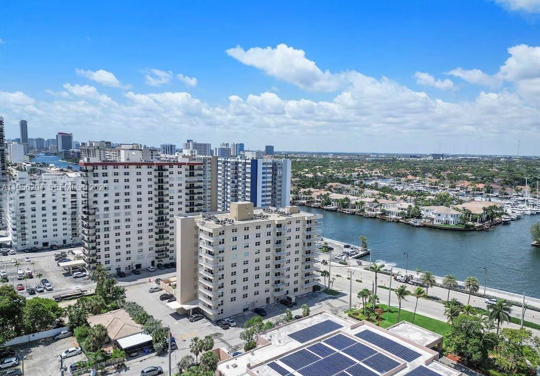 STRATFORD TOWERS CONDO - Residential