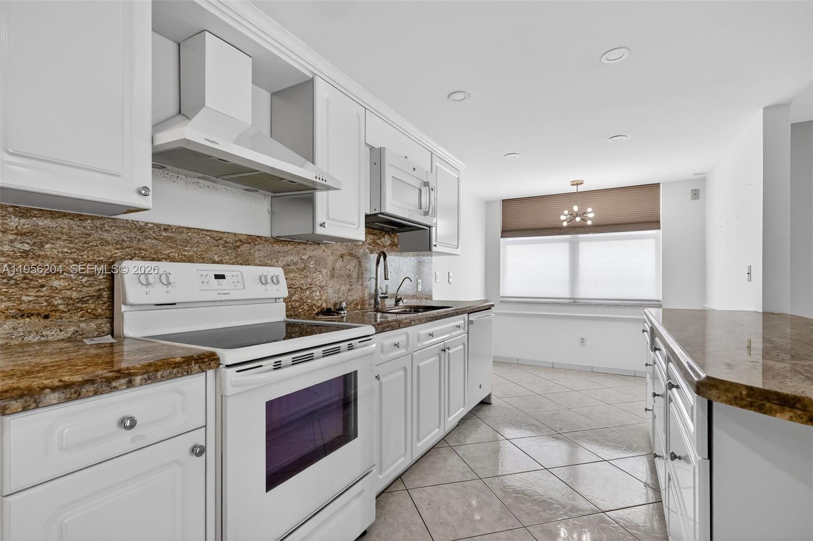 STRATFORD TOWERS CONDO - Residential