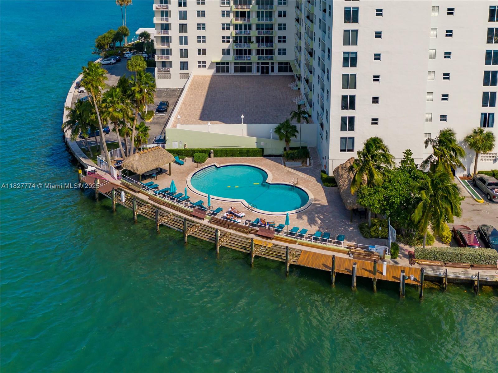 ISLAND POINTE CONDO - Residential