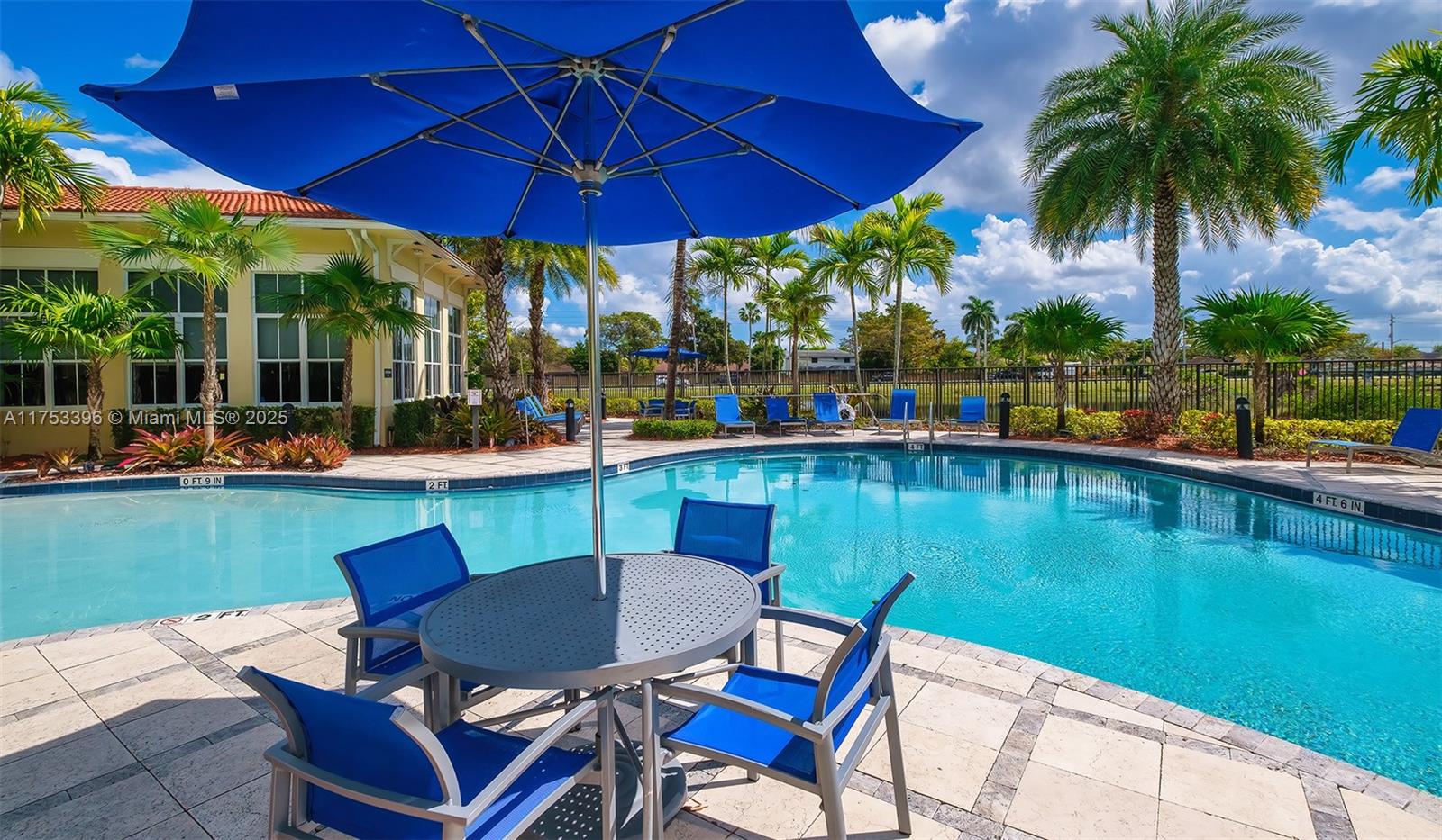 10170 Sw 7th St 31-301, Pembroke Pines, Miami-Dade County, Florida - 1 Bedrooms  
1 Bathrooms - 
