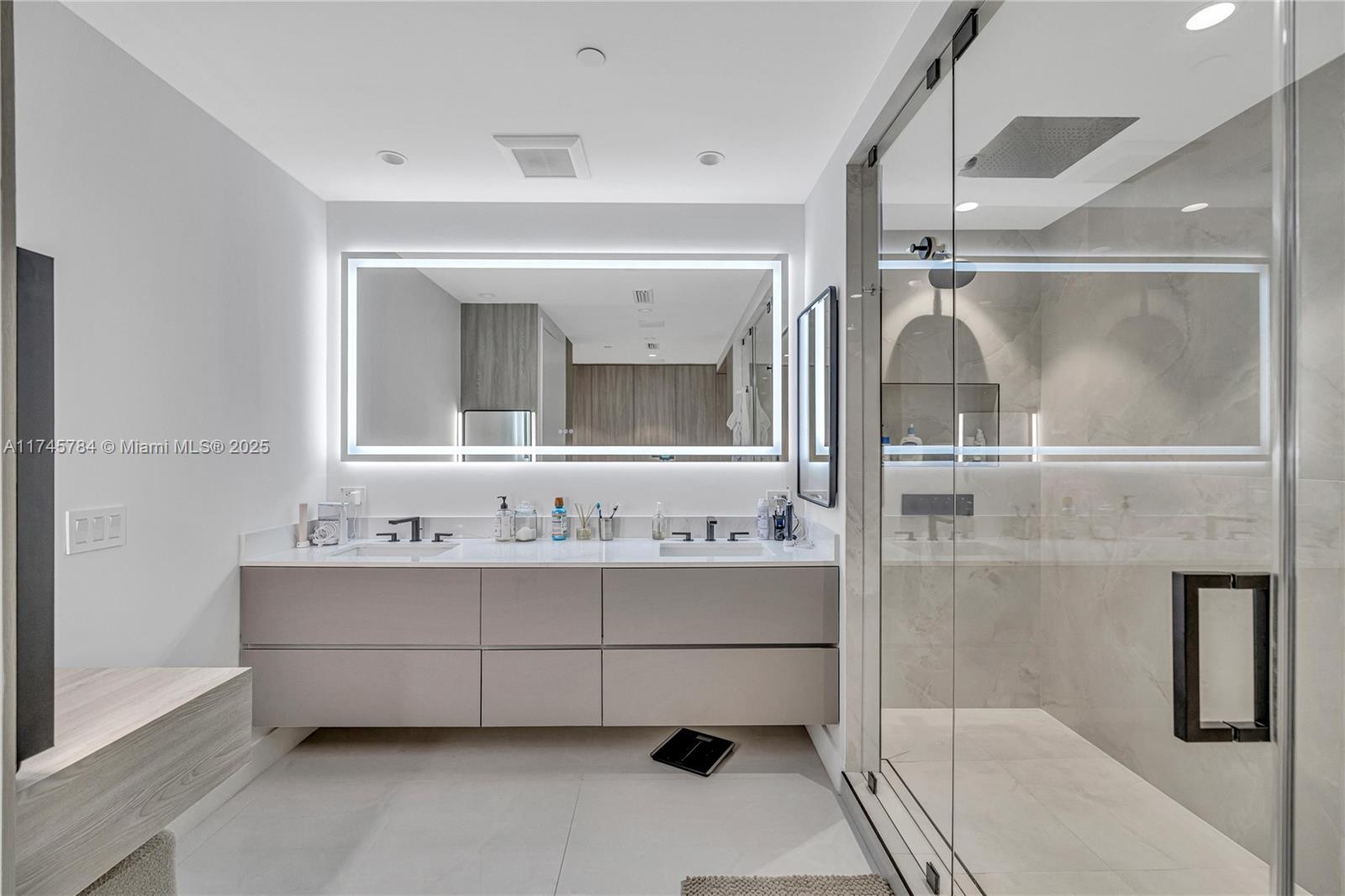 THE RESERVE OF PINECREST - Residential