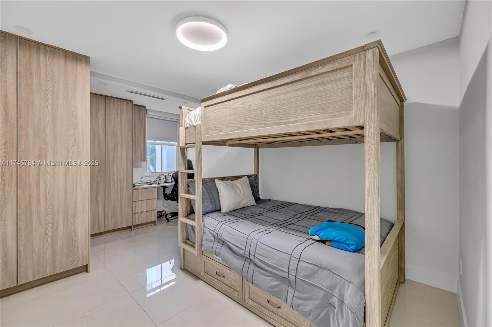 THE RESERVE OF PINECREST - Residential