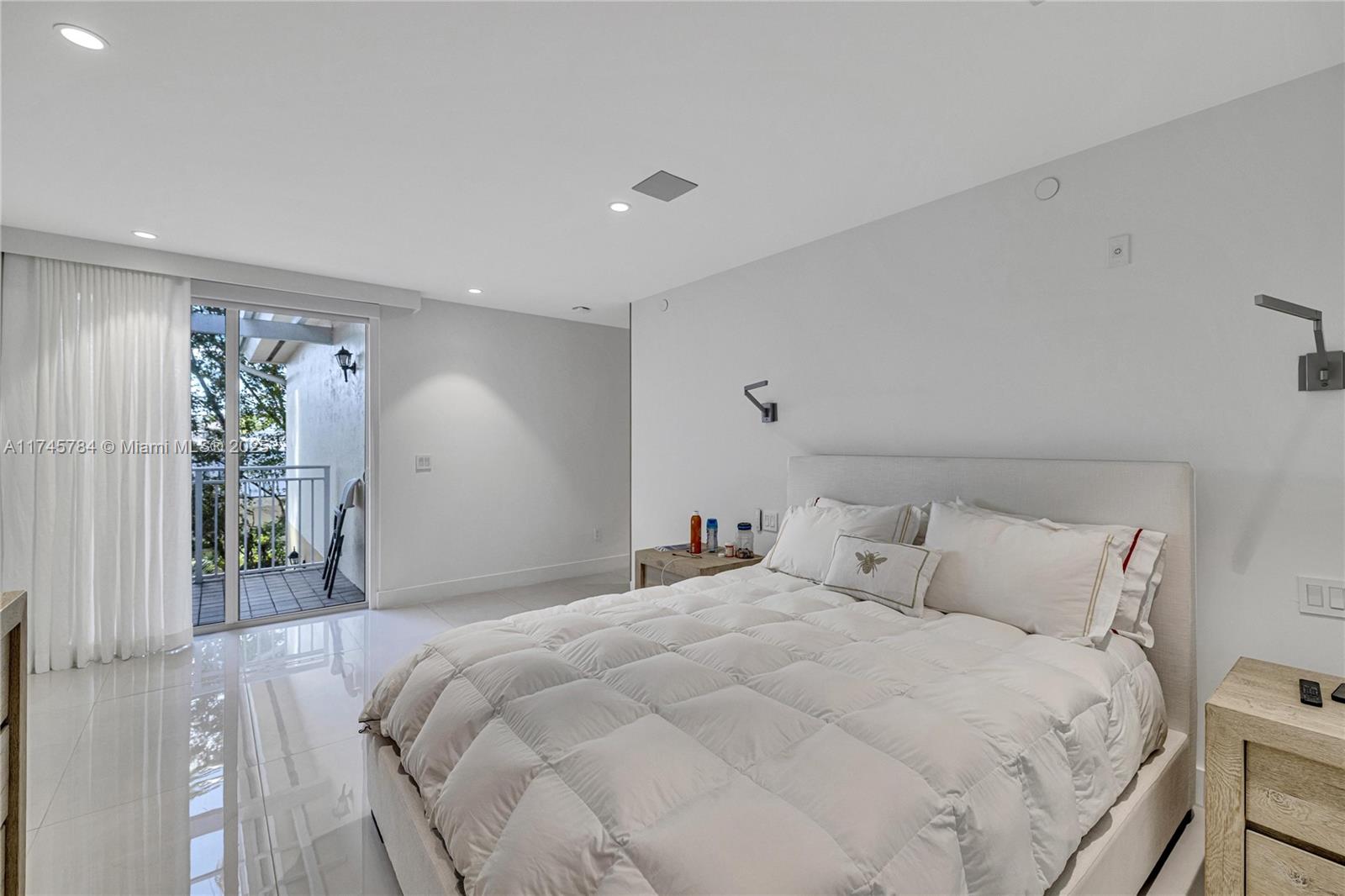 THE RESERVE OF PINECREST - Residential