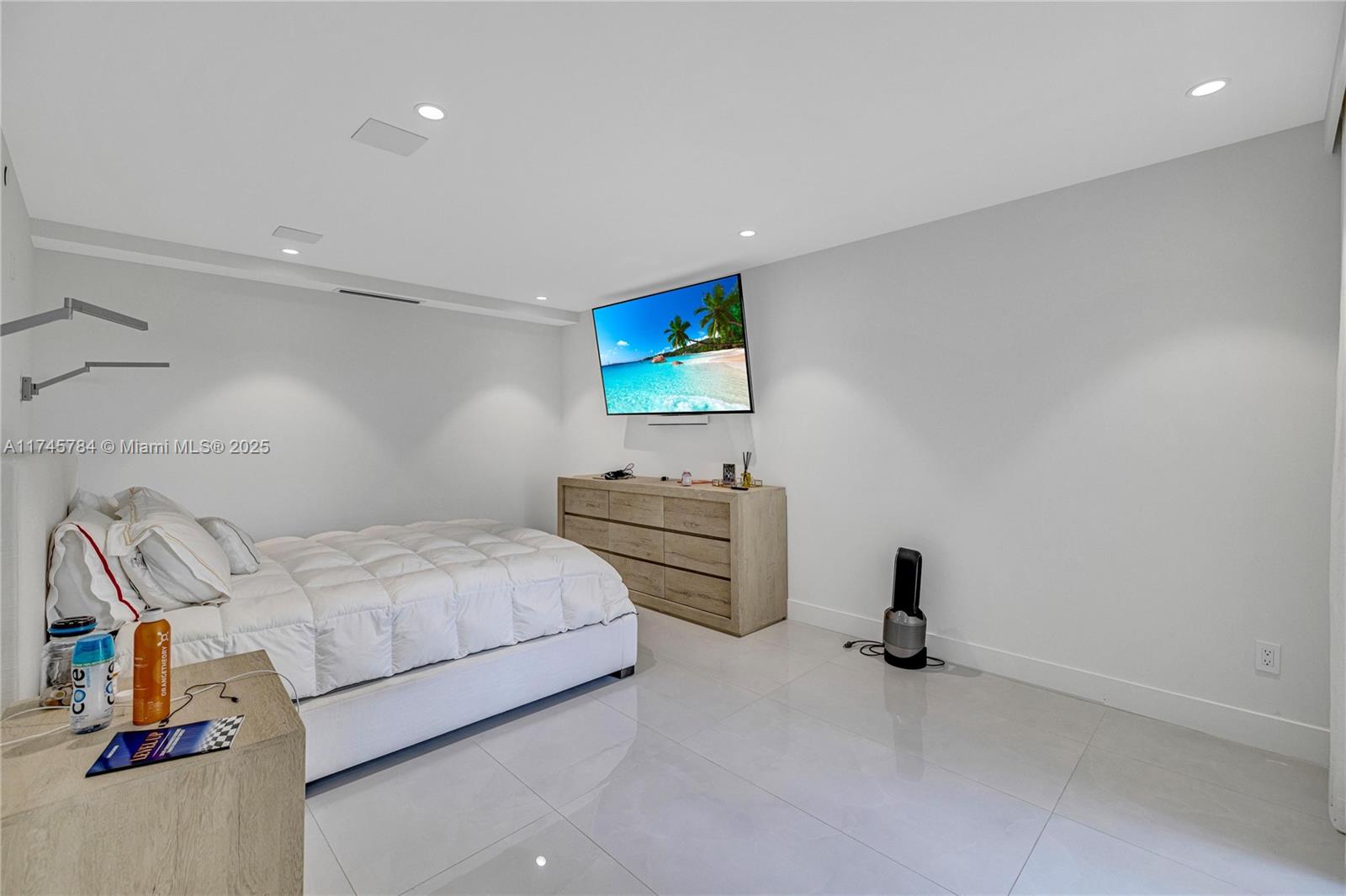 THE RESERVE OF PINECREST - Residential