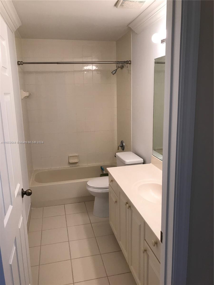 COCONUT POINT - Residential Lease