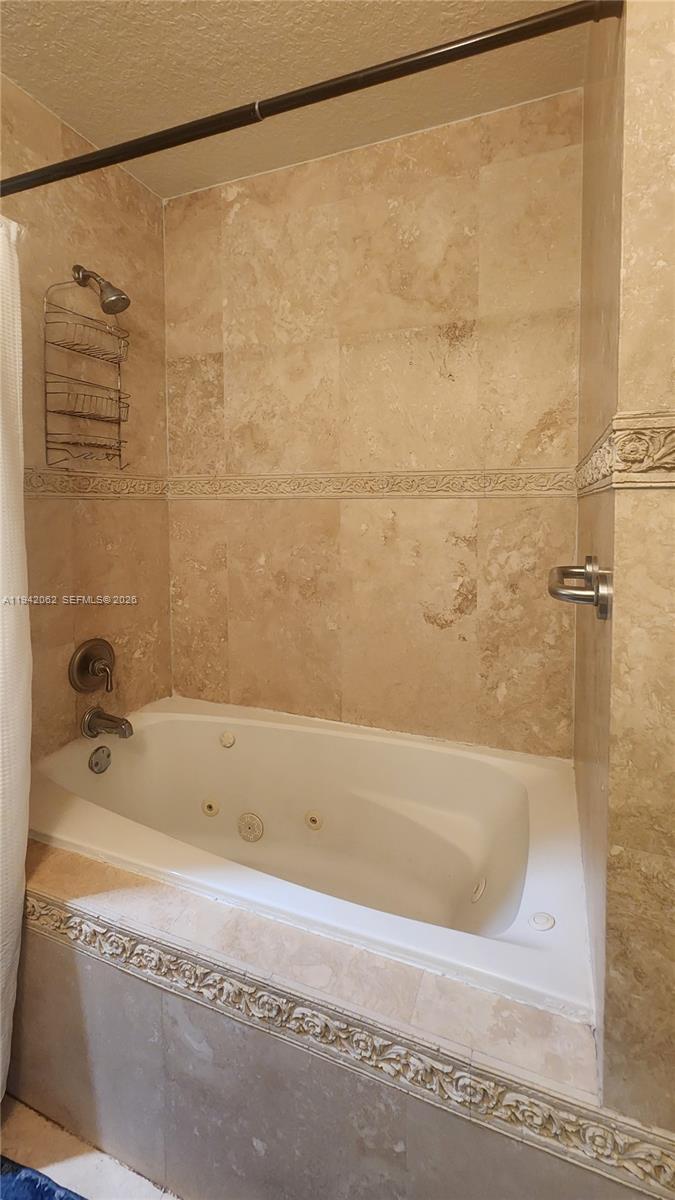 HOLLYWOOD PLACE - Residential Lease