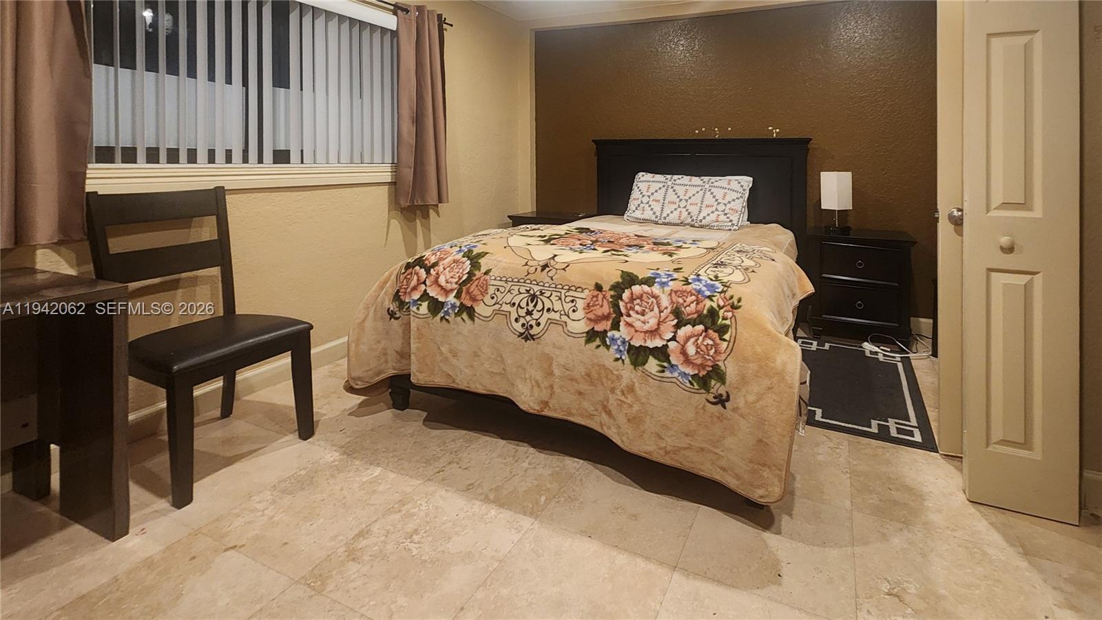 HOLLYWOOD PLACE - Residential Lease