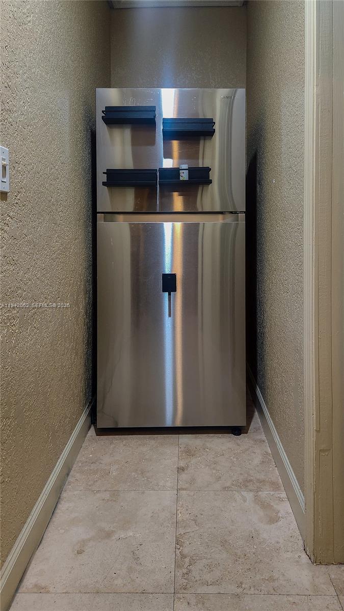 HOLLYWOOD PLACE - Residential Lease