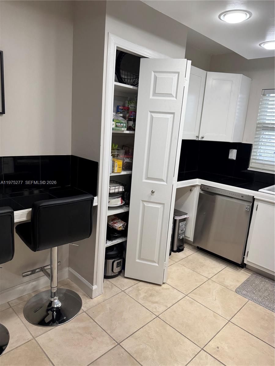 9310 Sunrise Lakes Blvd 304