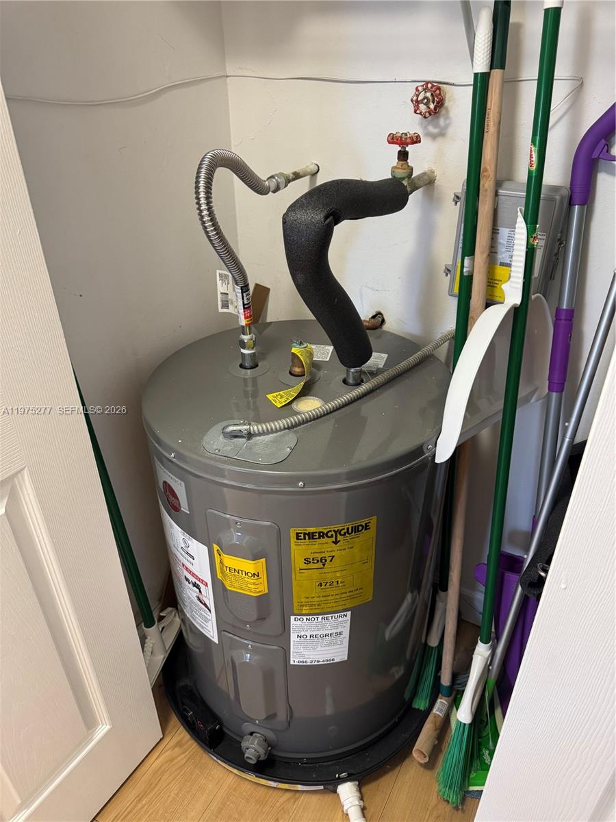 SUNRISE LAKES 101 CONDO - Residential