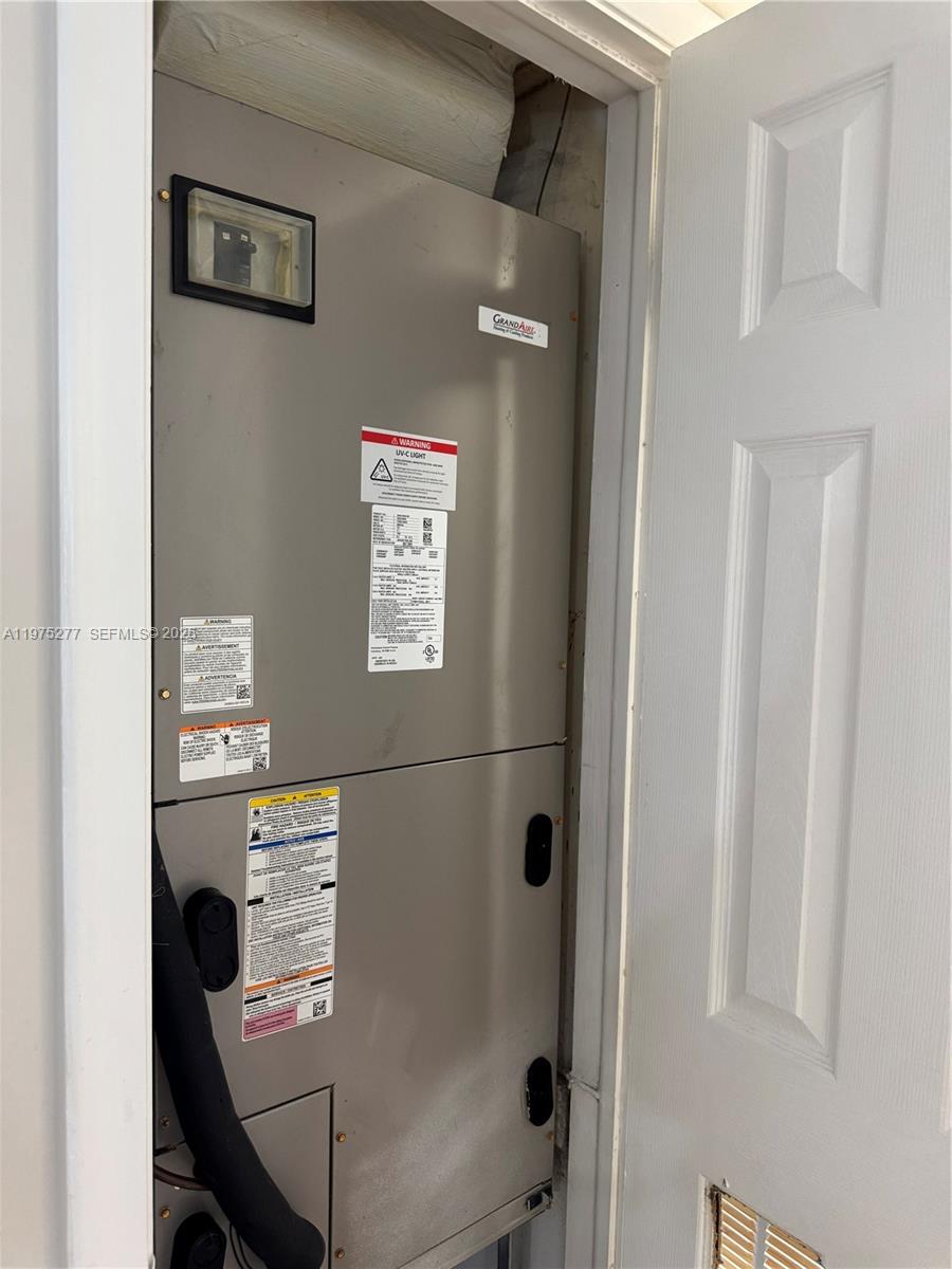 SUNRISE LAKES 101 CONDO - Residential