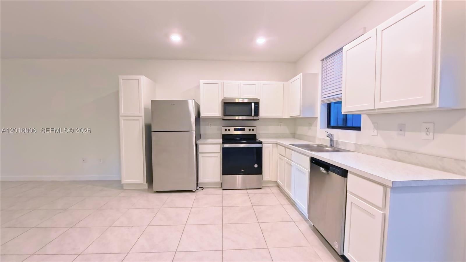 PALM CAY - Residential