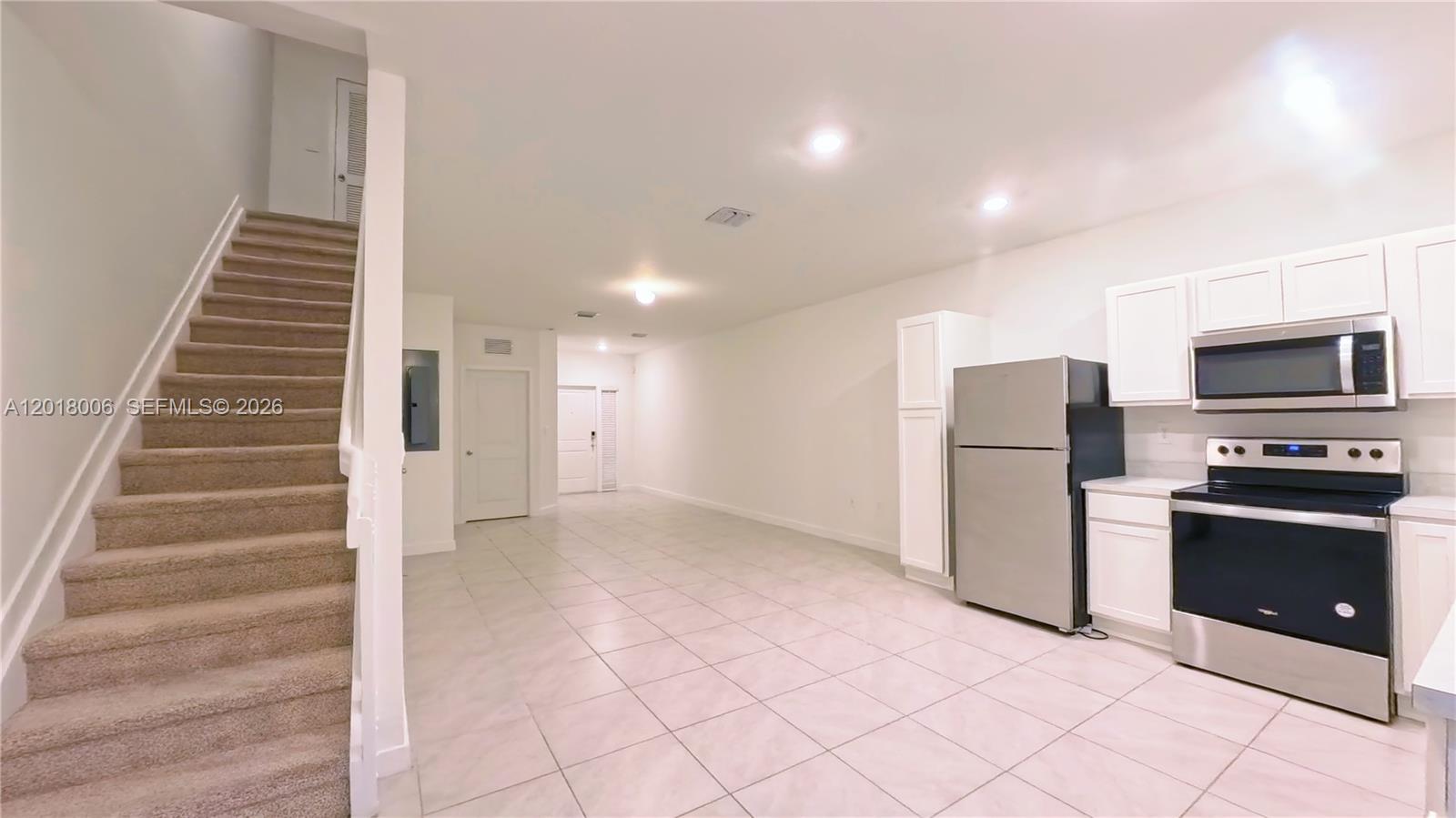 PALM CAY - Residential