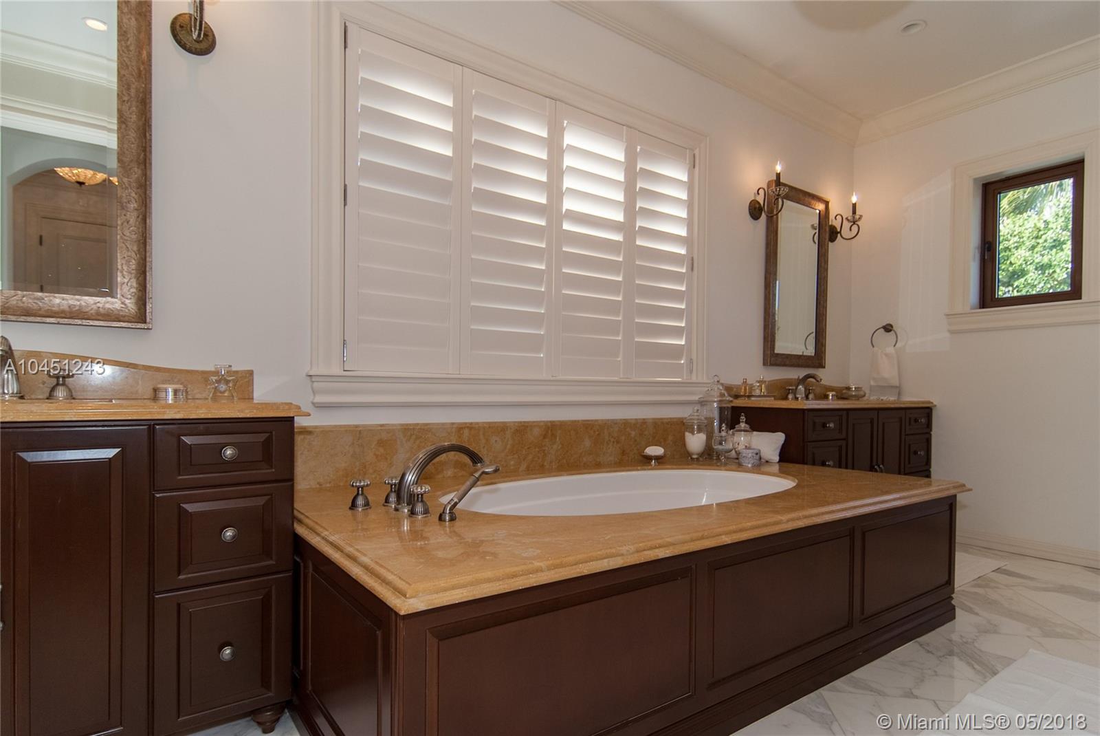 SUNRISE HARBOUR REV PL - Residential