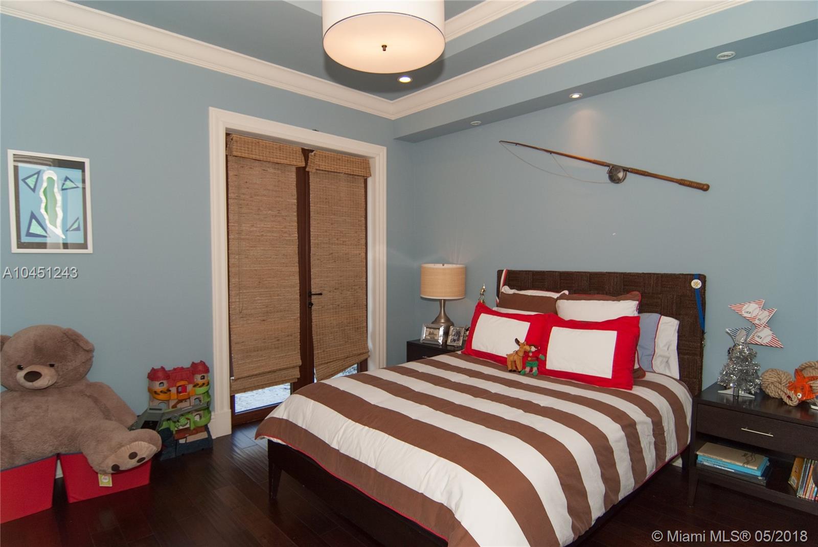 SUNRISE HARBOUR REV PL - Residential