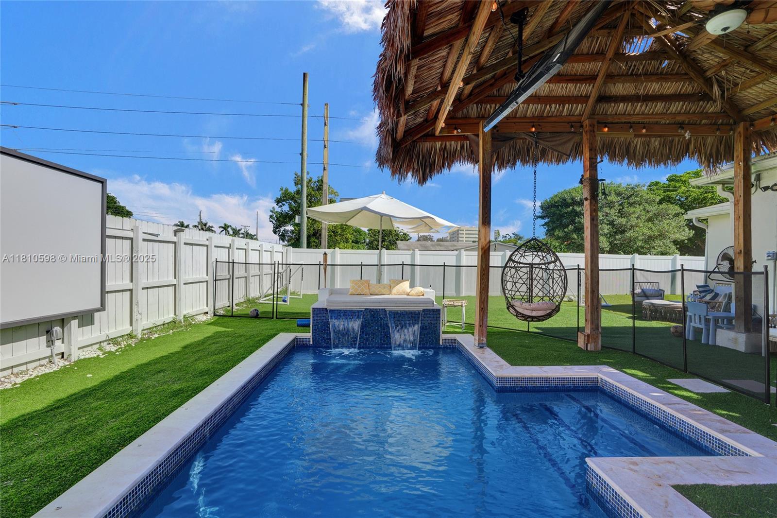 2575 Ne 214th St, Miami, Broward County, Florida - 4 Bedrooms  
2 Bathrooms - 