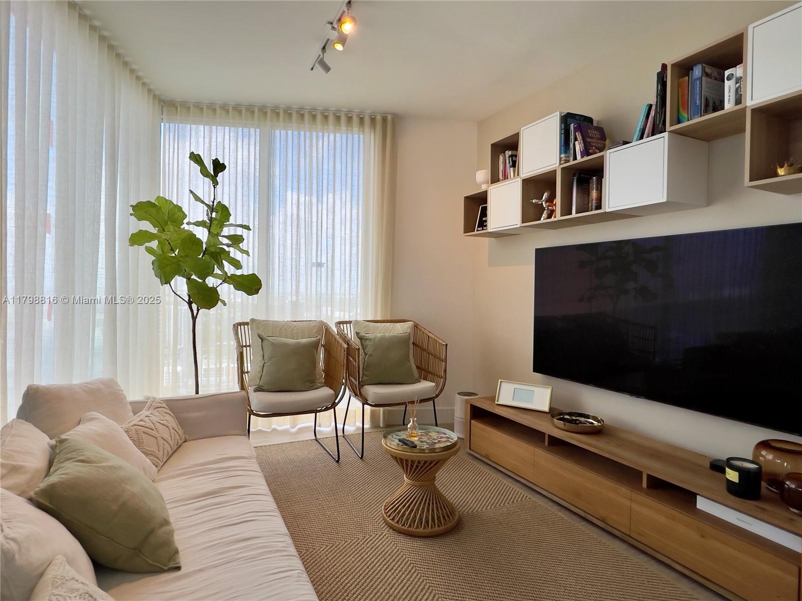 Rental Property at 2900 Ne 7th Ave 3909, Miami, Broward County, Florida - Bedrooms: 1 
Bathrooms: 2  - $5,200 MO.