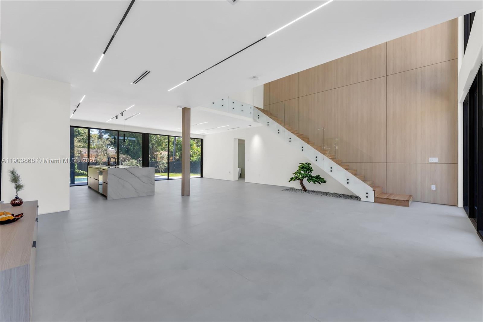 View photos, virtual tours, details... 549 East Dr