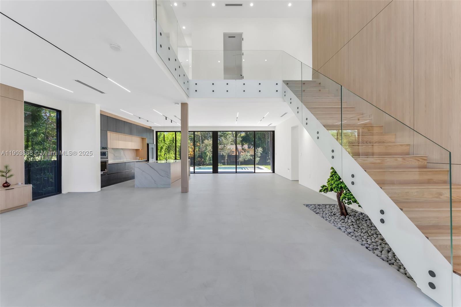 View photos, virtual tours, details... 549 East Dr