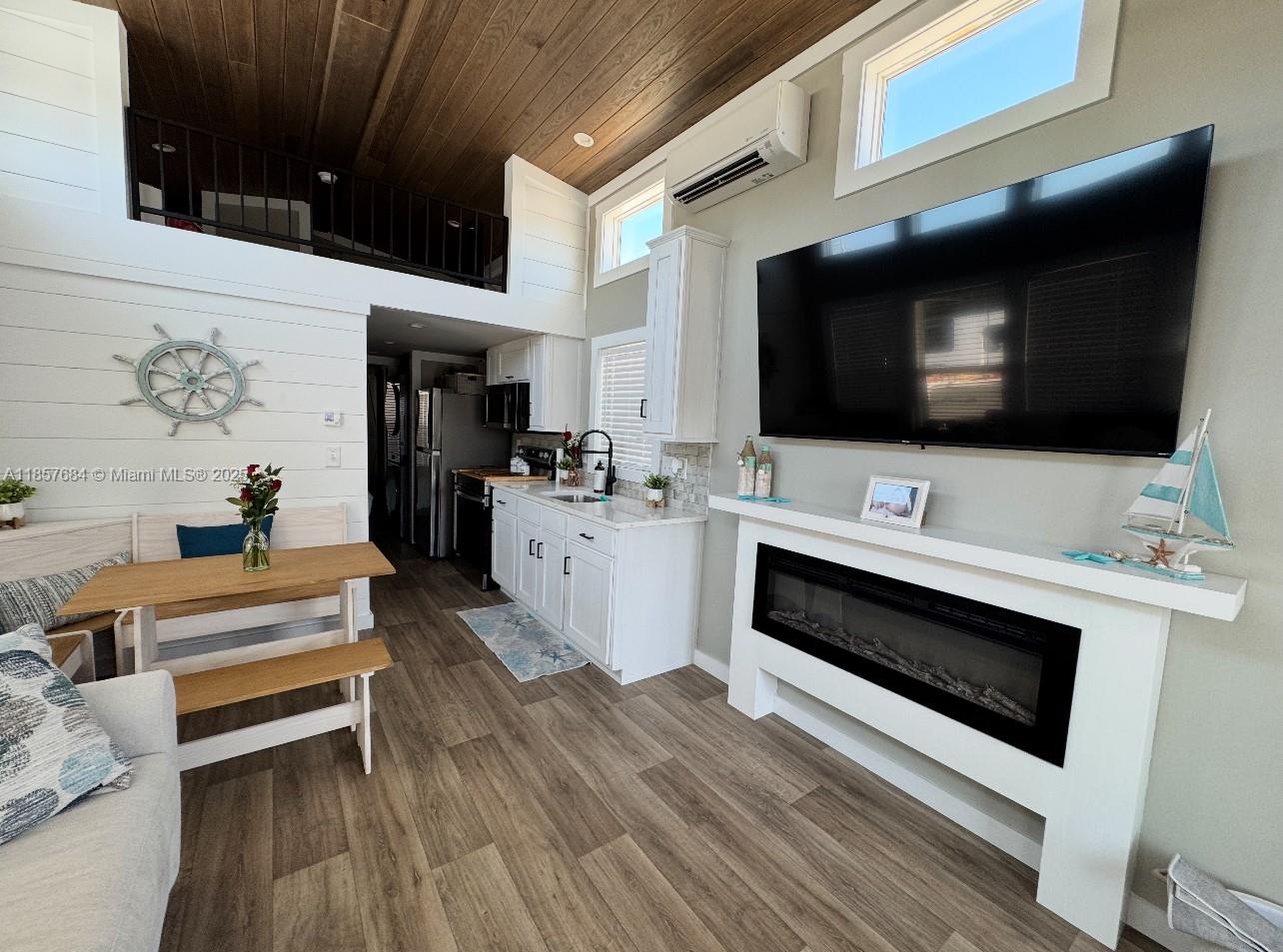 CALUSA CAMPGROUND - Residential