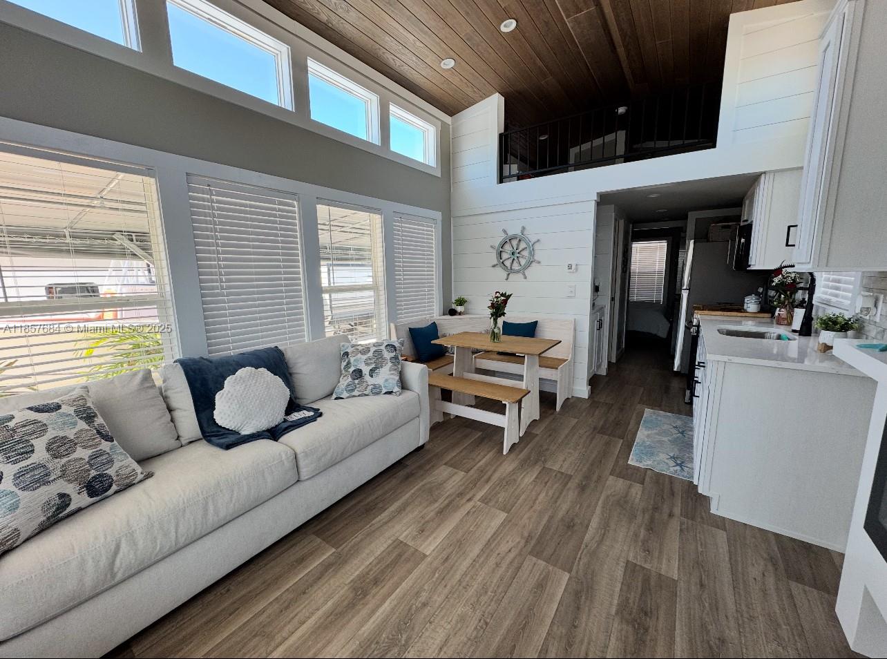 CALUSA CAMPGROUND - Residential