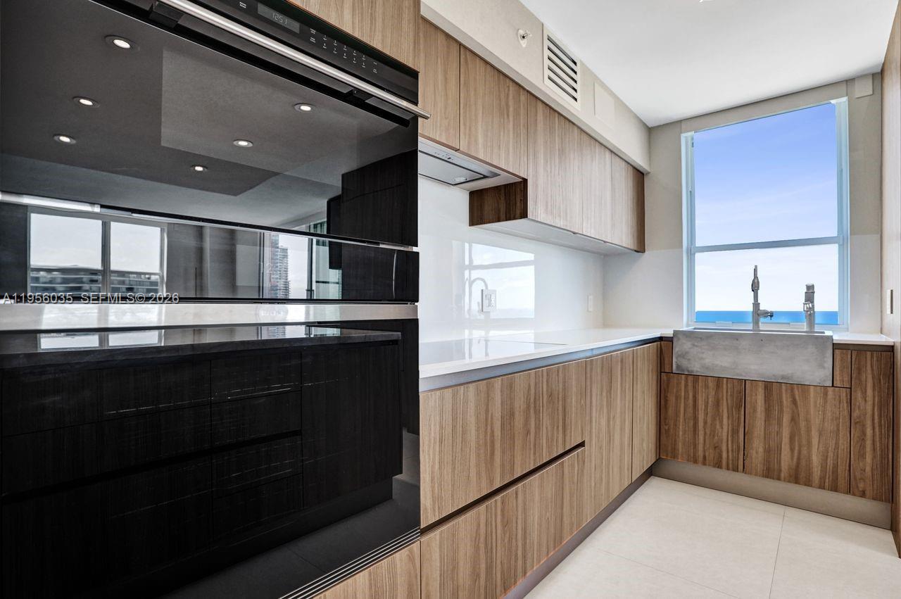 YACHT CLUB AT PORTOFINO C - Residential