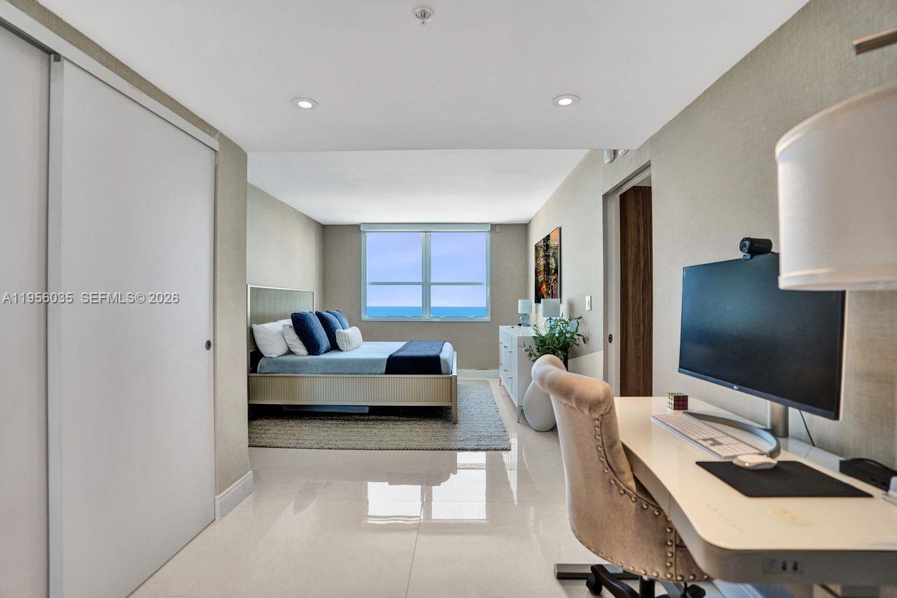 YACHT CLUB AT PORTOFINO C - Residential