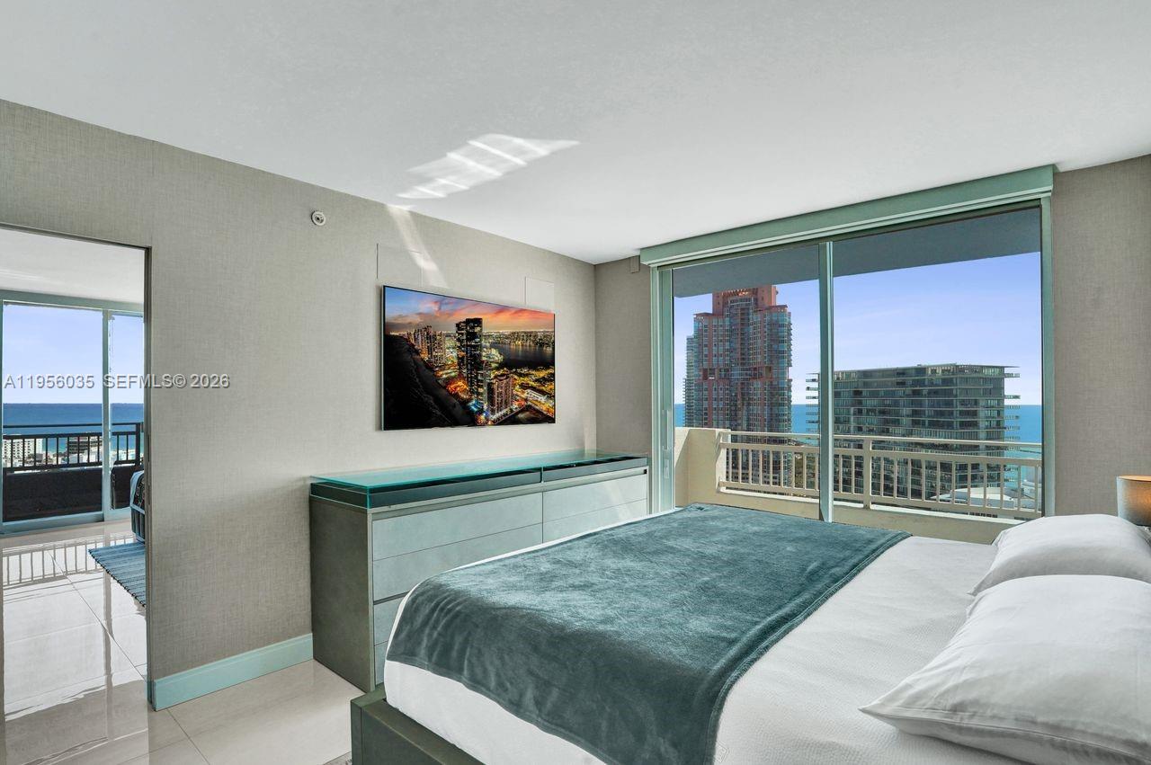 YACHT CLUB AT PORTOFINO C - Residential