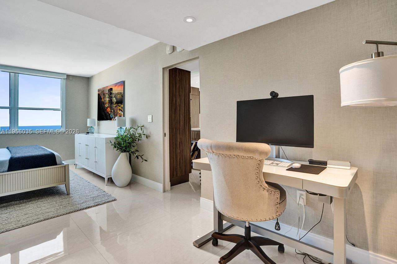 YACHT CLUB AT PORTOFINO C - Residential