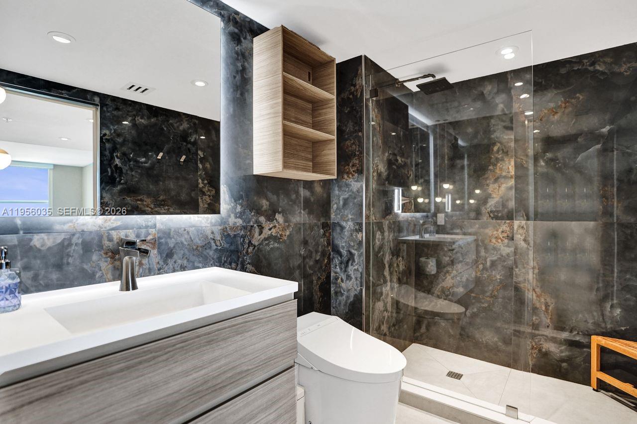 YACHT CLUB AT PORTOFINO C - Residential