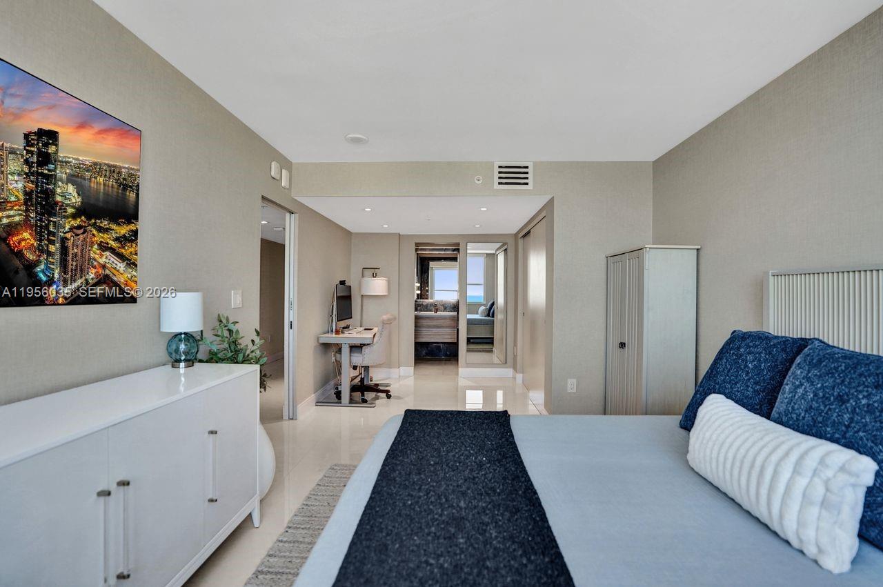 YACHT CLUB AT PORTOFINO C - Residential