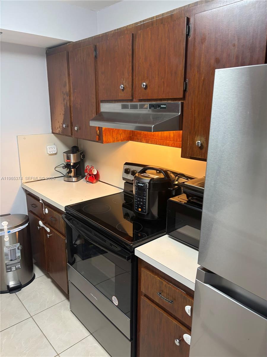 WEST LAKE VILLAGE CONDO - Residential