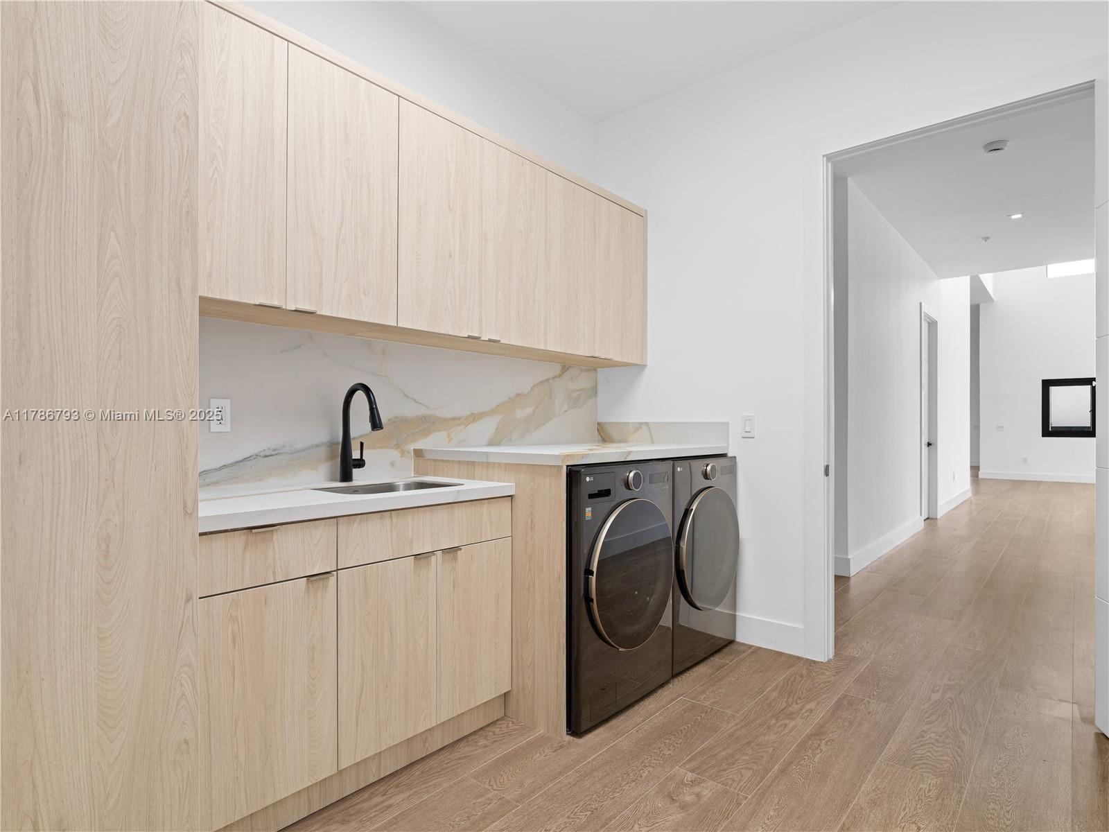 CHAMBERS LAND CO SUB SE1/ - Residential