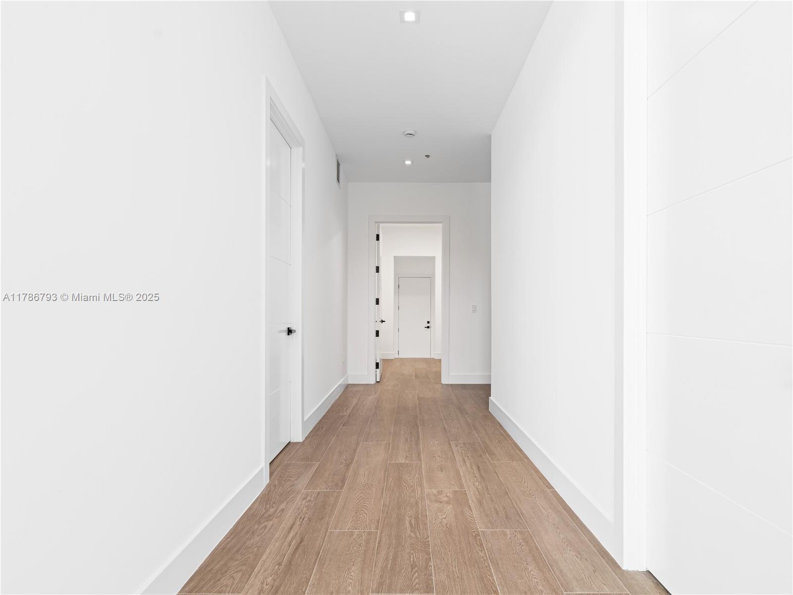 CHAMBERS LAND CO SUB SE1/ - Residential