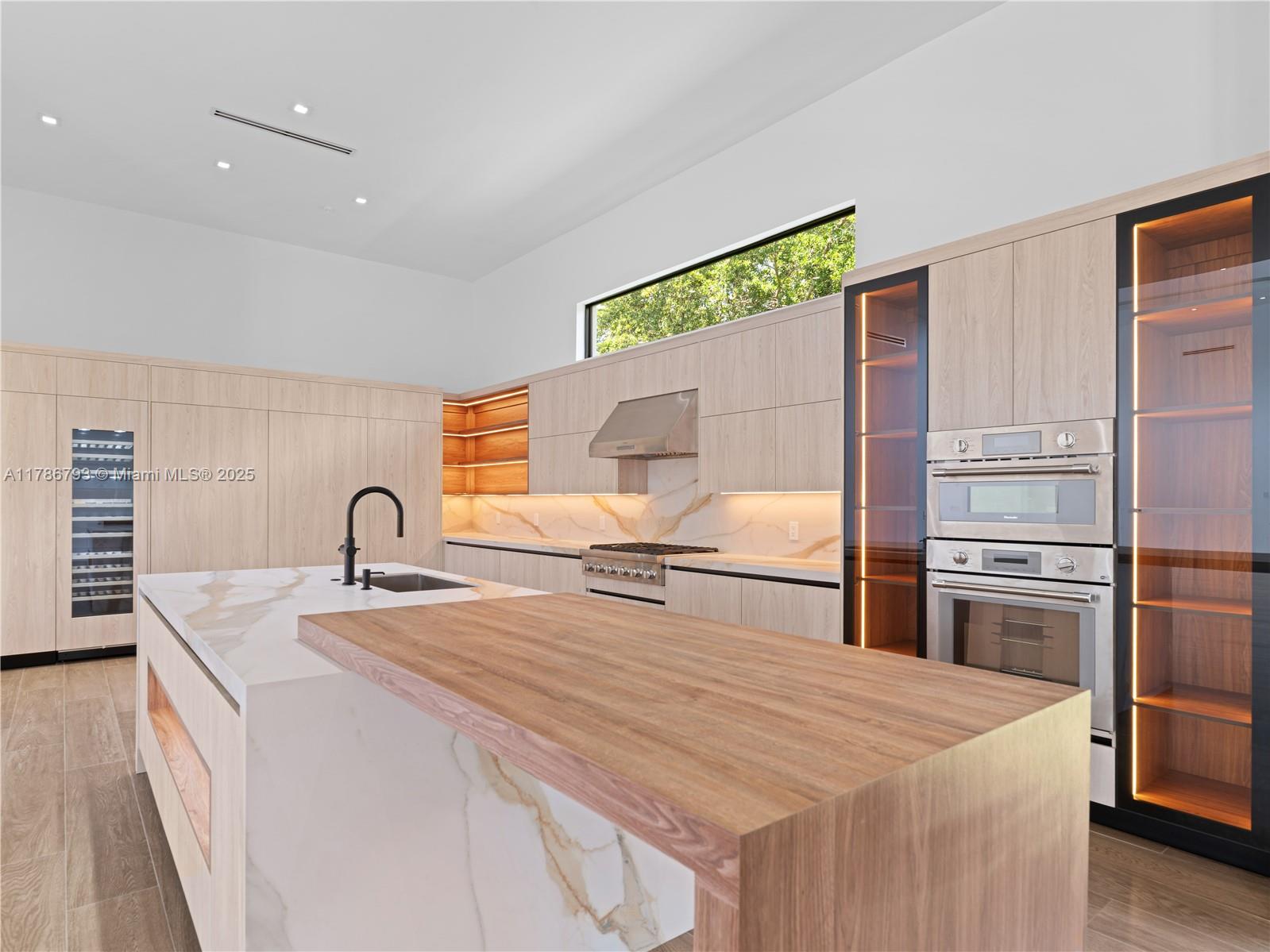 CHAMBERS LAND CO SUB SE1/ - Residential