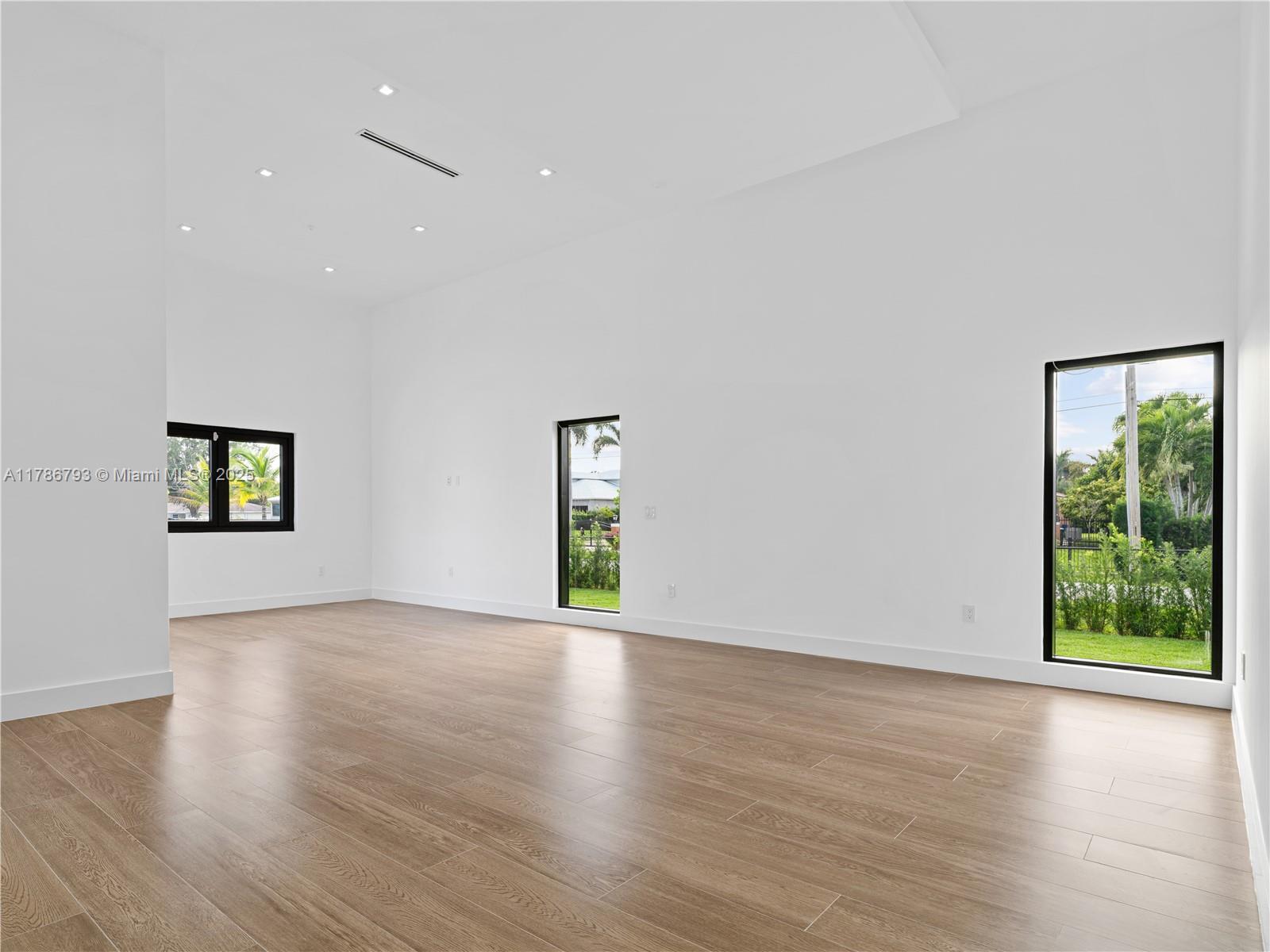 CHAMBERS LAND CO SUB SE1/ - Residential