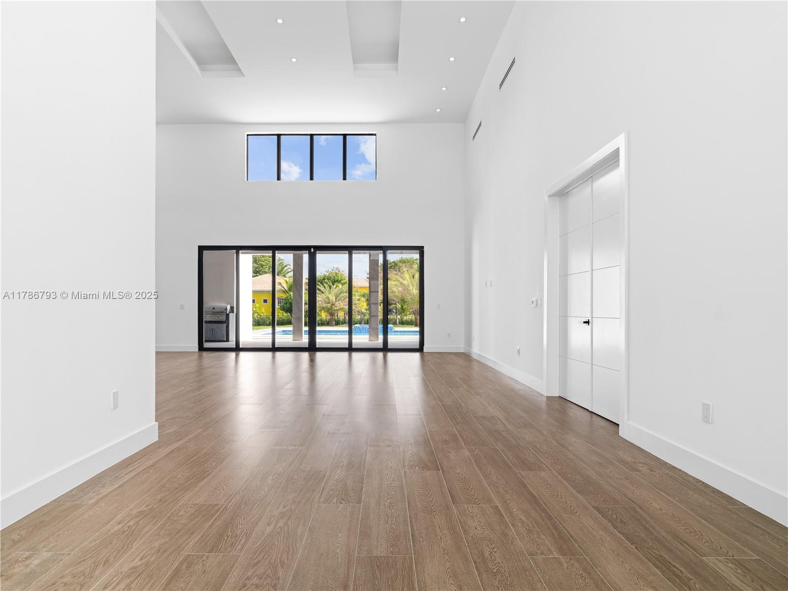 CHAMBERS LAND CO SUB SE1/ - Residential