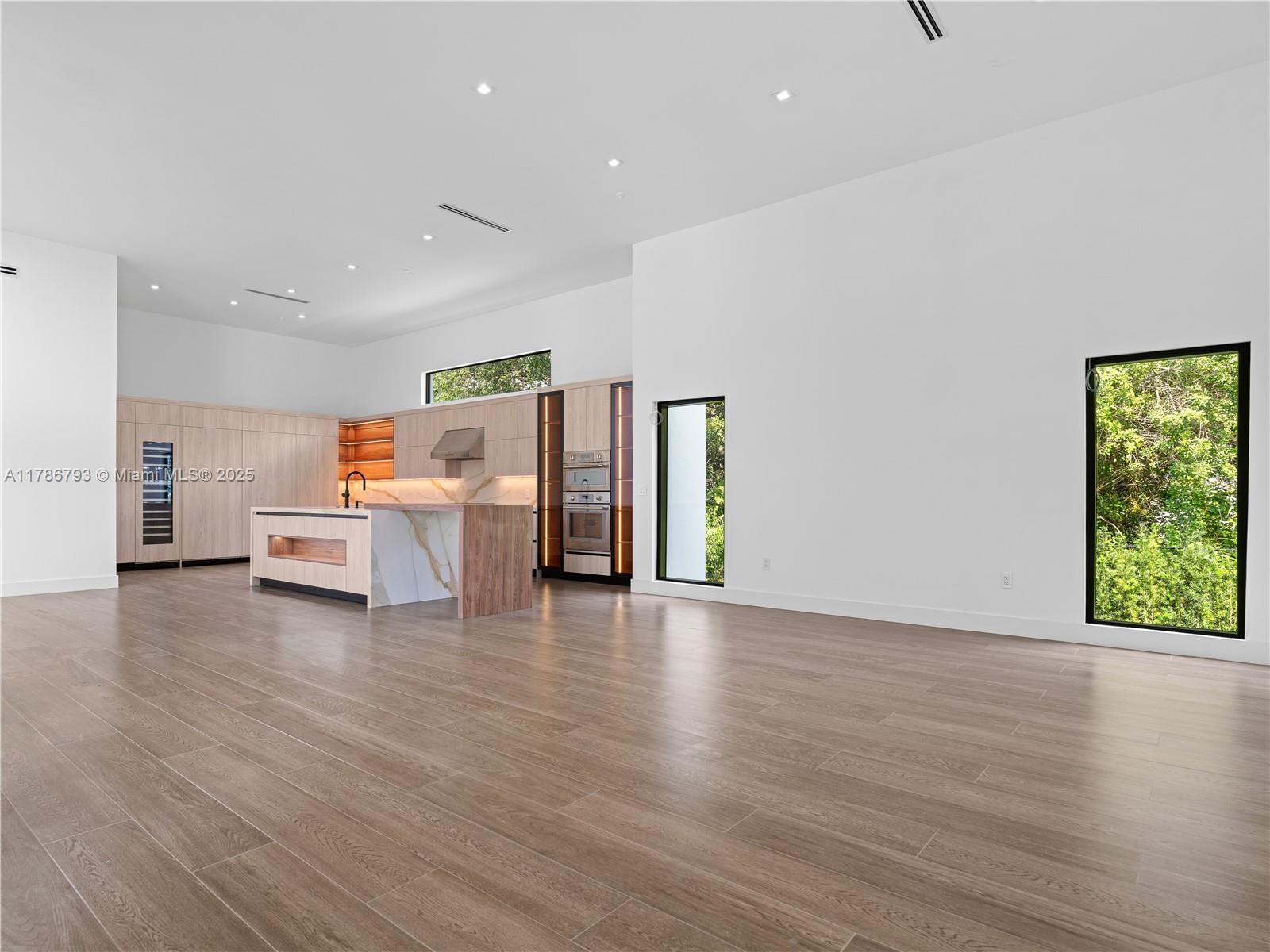 CHAMBERS LAND CO SUB SE1/ - Residential