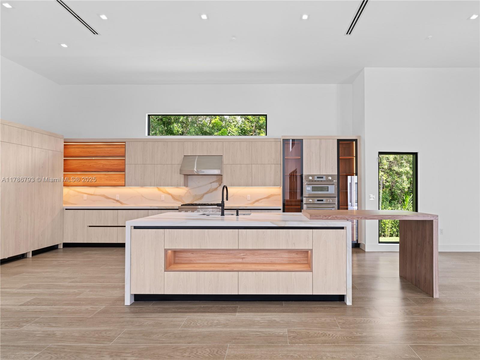 CHAMBERS LAND CO SUB SE1/ - Residential