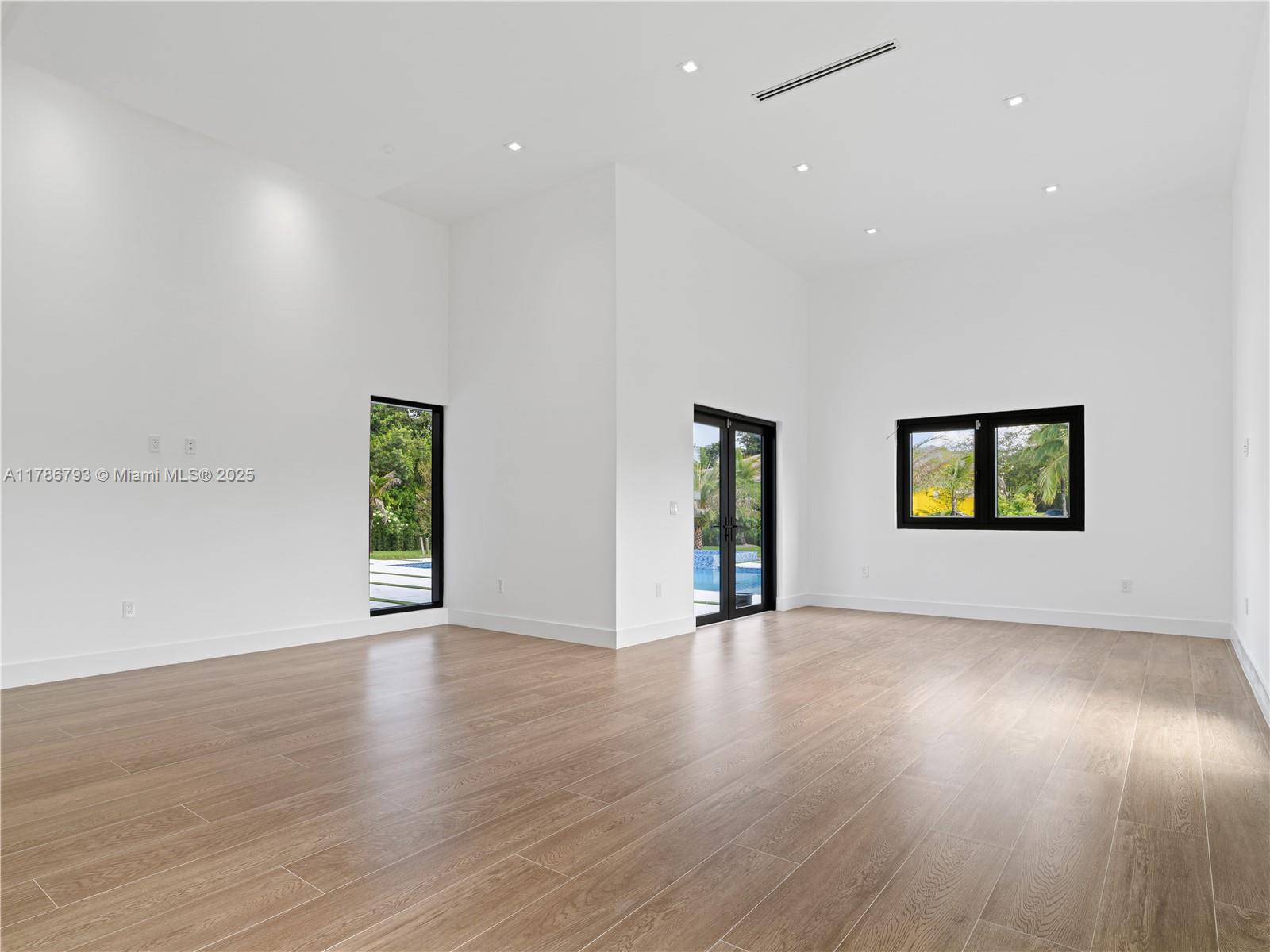 CHAMBERS LAND CO SUB SE1/ - Residential