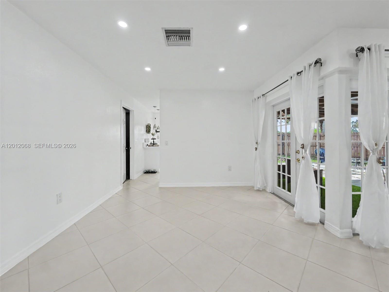 DEERWOOD TOWNHOMES - Residential
