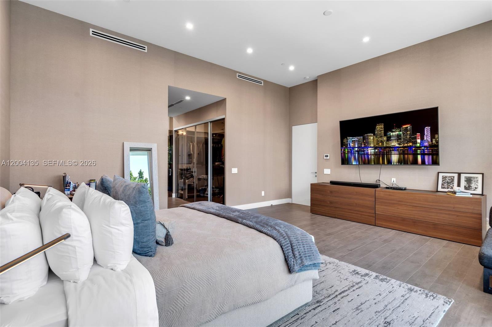 OCEANA KEY BISCAYNE CONDO - Residential