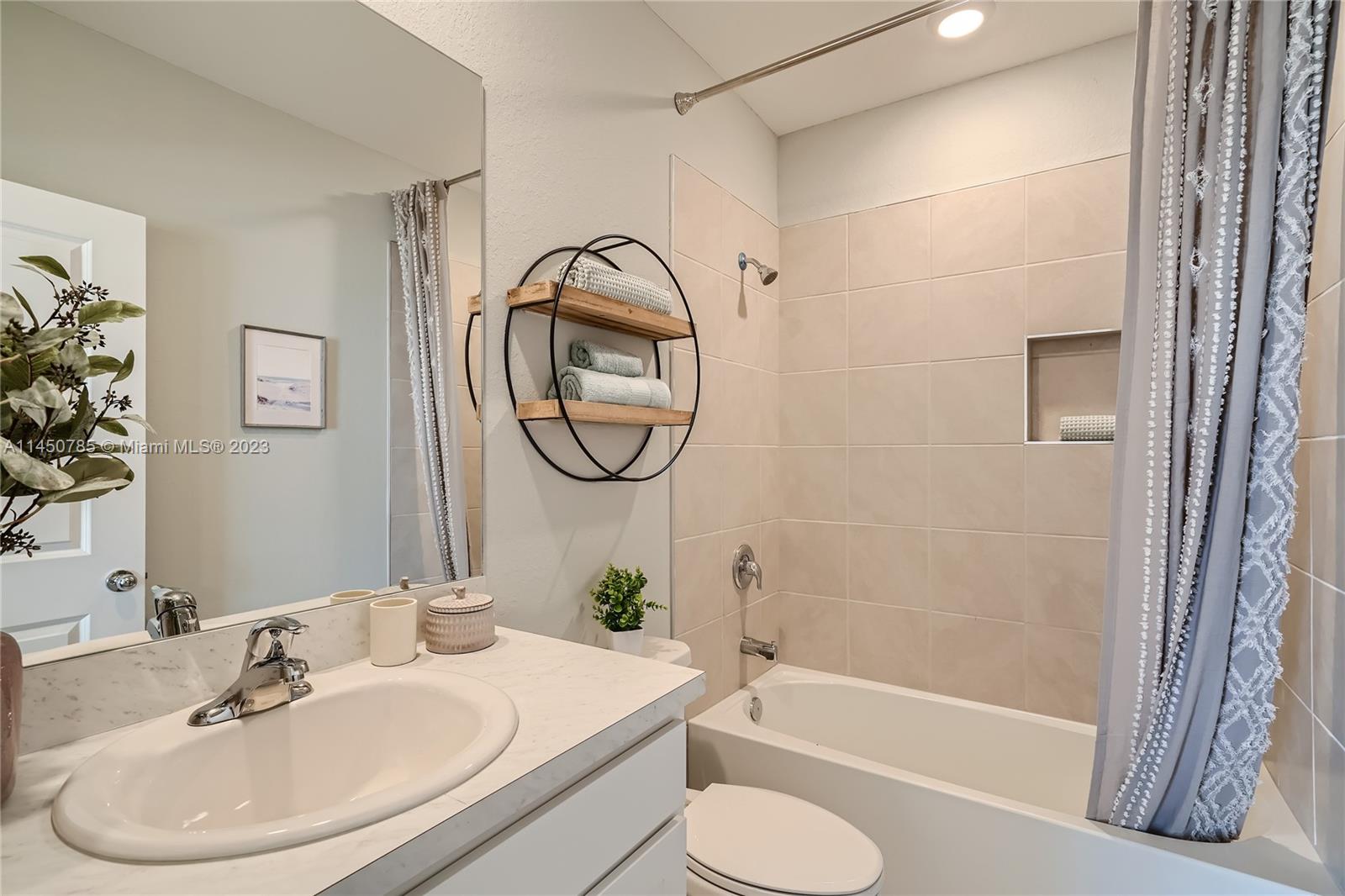 Palm Cay - Residential