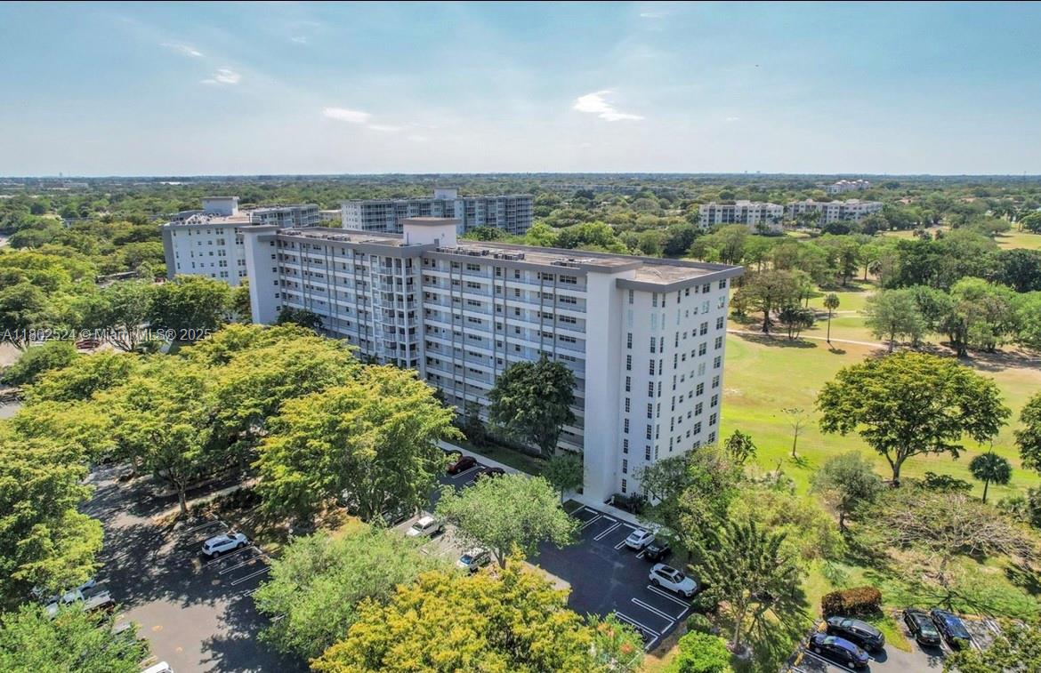 PALM AIRE COUNTRY CLUB - Residential