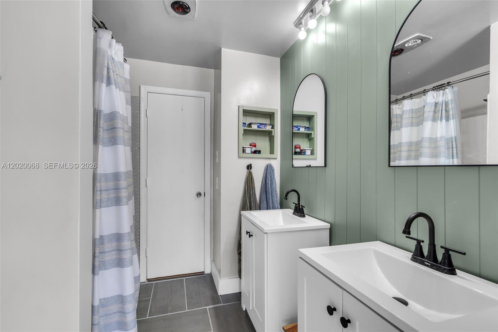 CLUSTERS CORAL SPRINGS - Residential
