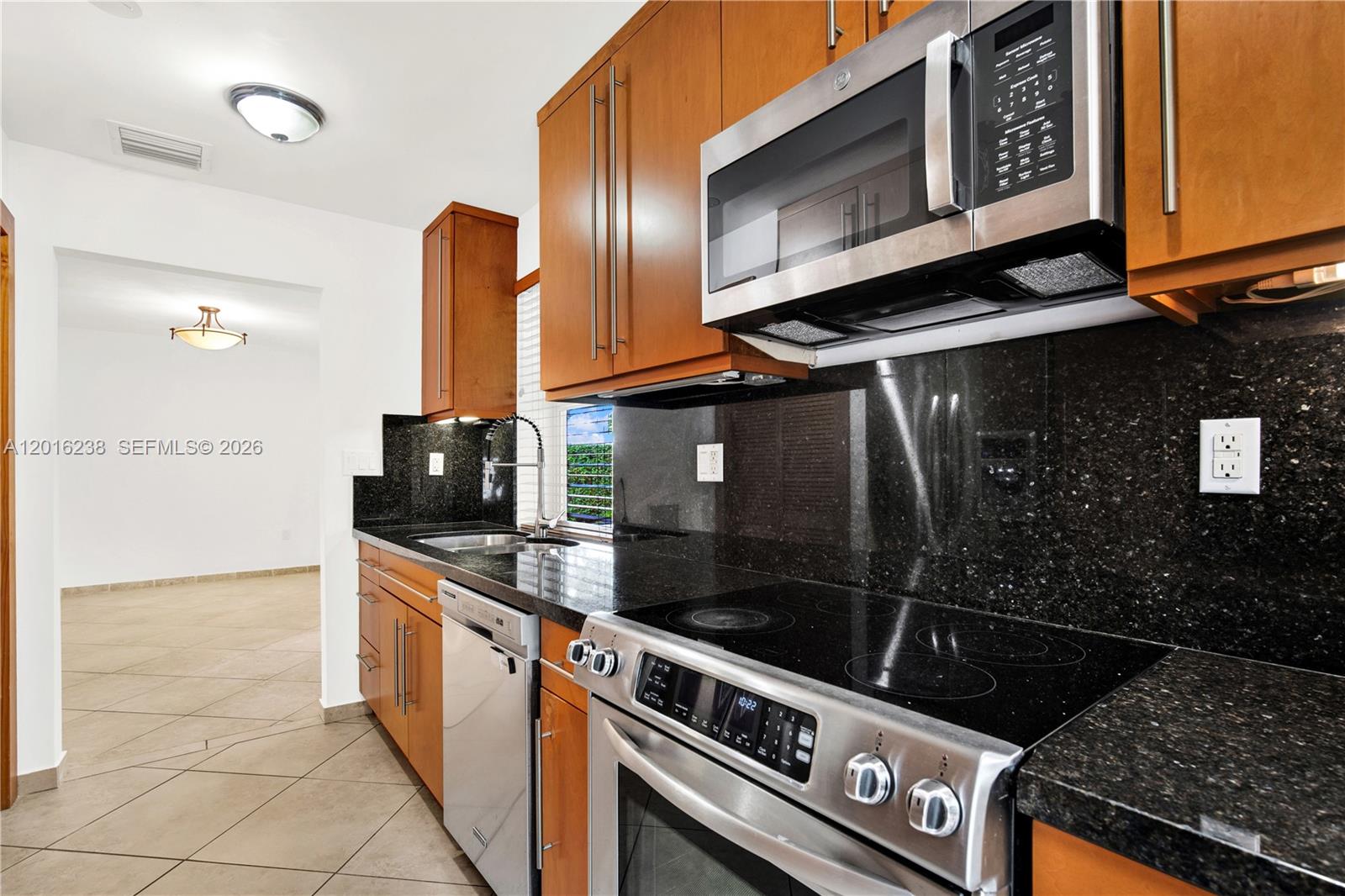 REID MANOR 1ST ADDN - Residential Lease