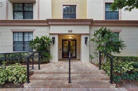 Photo of 1919 Van Buren St #614A, Hollywood, FL 33020 (MLS # A12079030)